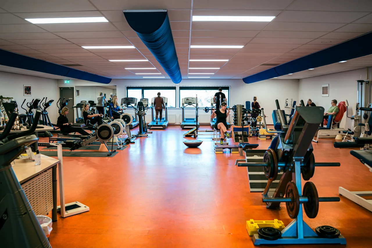 Overzicht van de fitnesszaal van Balanz
